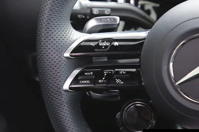 Mercedes-Benz Gla view 12