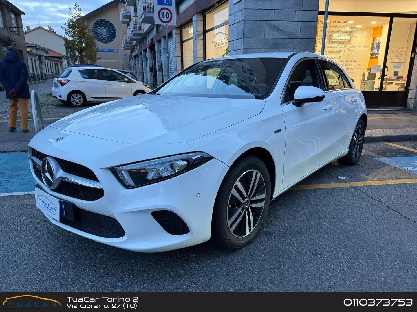 Mercedes-Benz A 250 Business A 250 E PHEV White - 1