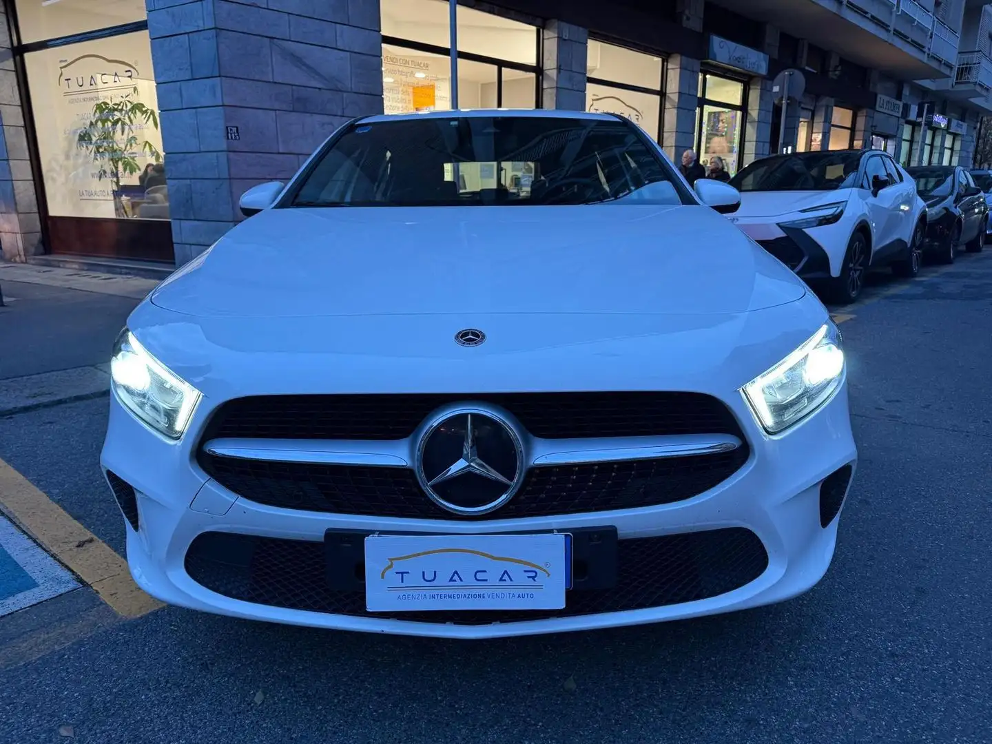 Mercedes-Benz A 250 Business A 250 E PHEV White - 2