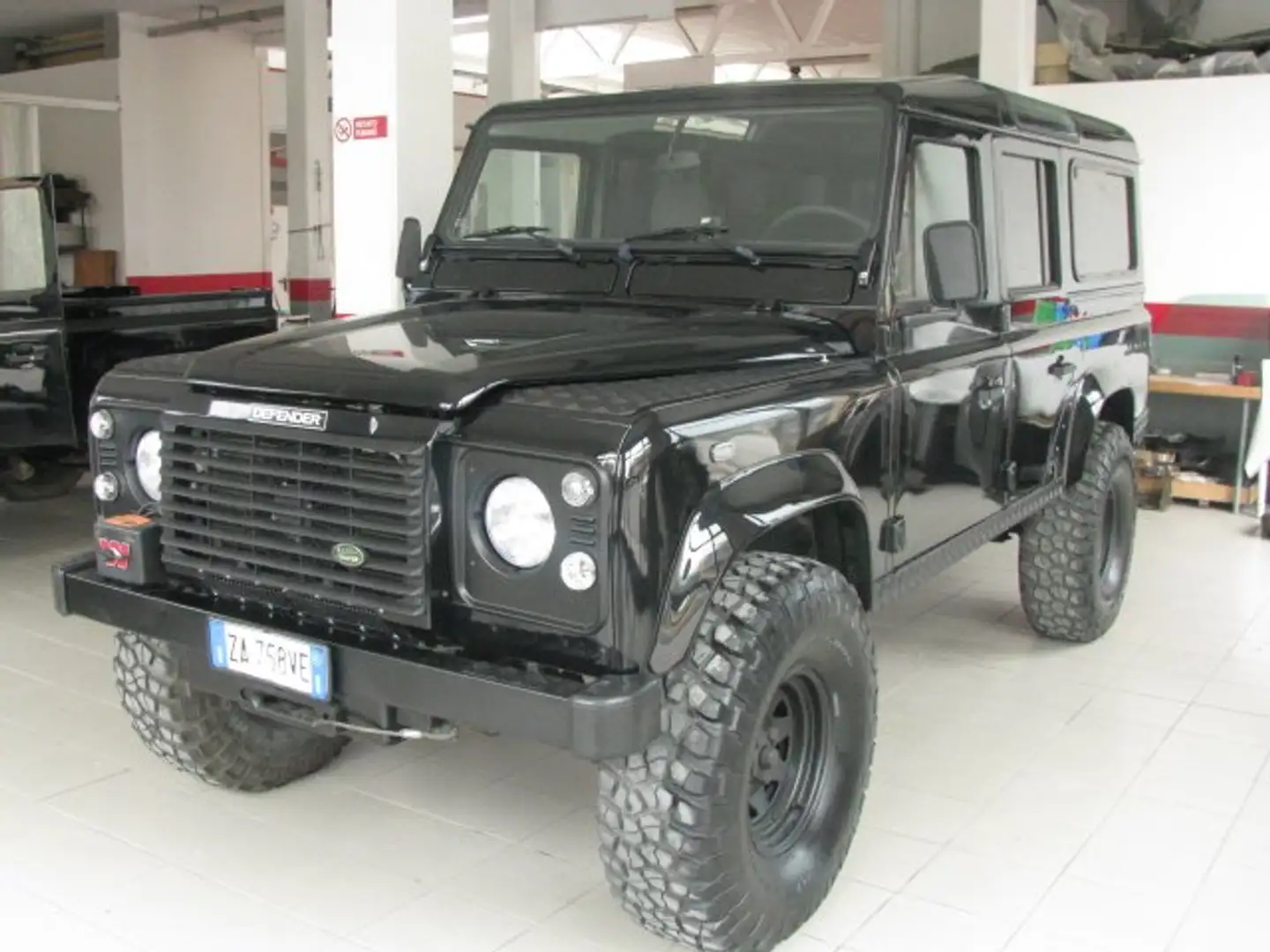 Land Rover Defender 90   td5 Verde - 2