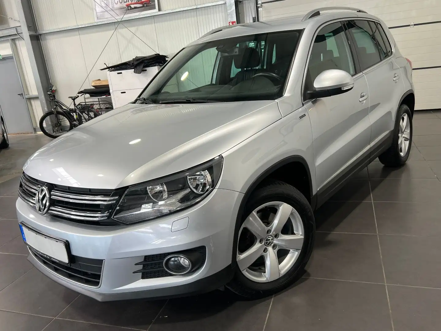 Volkswagen Tiguan 2.0 TDi 4Motion Automatik **Navi*Kamera** Argento - 1