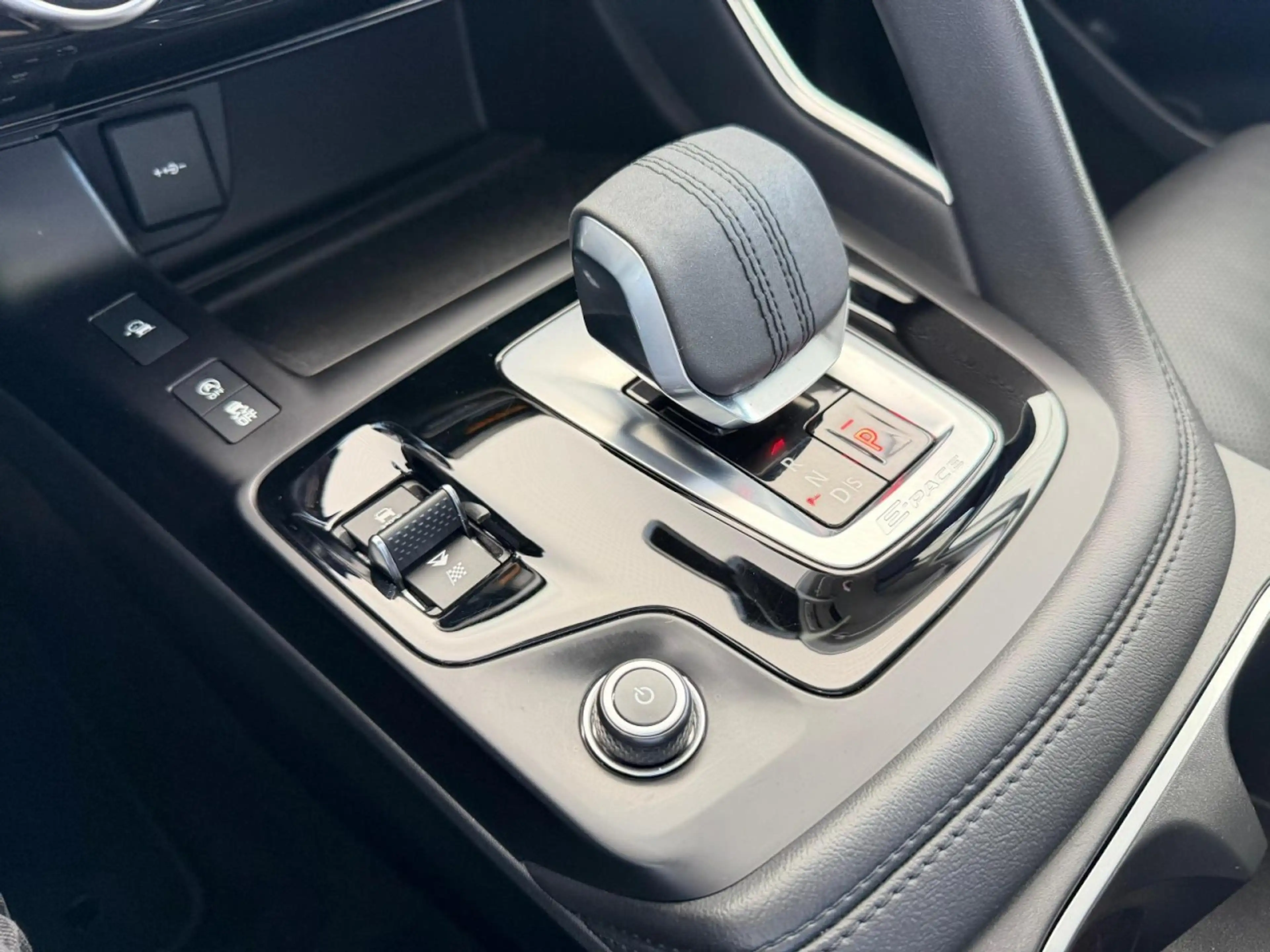 Jaguar E-Pace SE Klima Navi Leder Rückfahrkamera Sitzheizung — photo 15