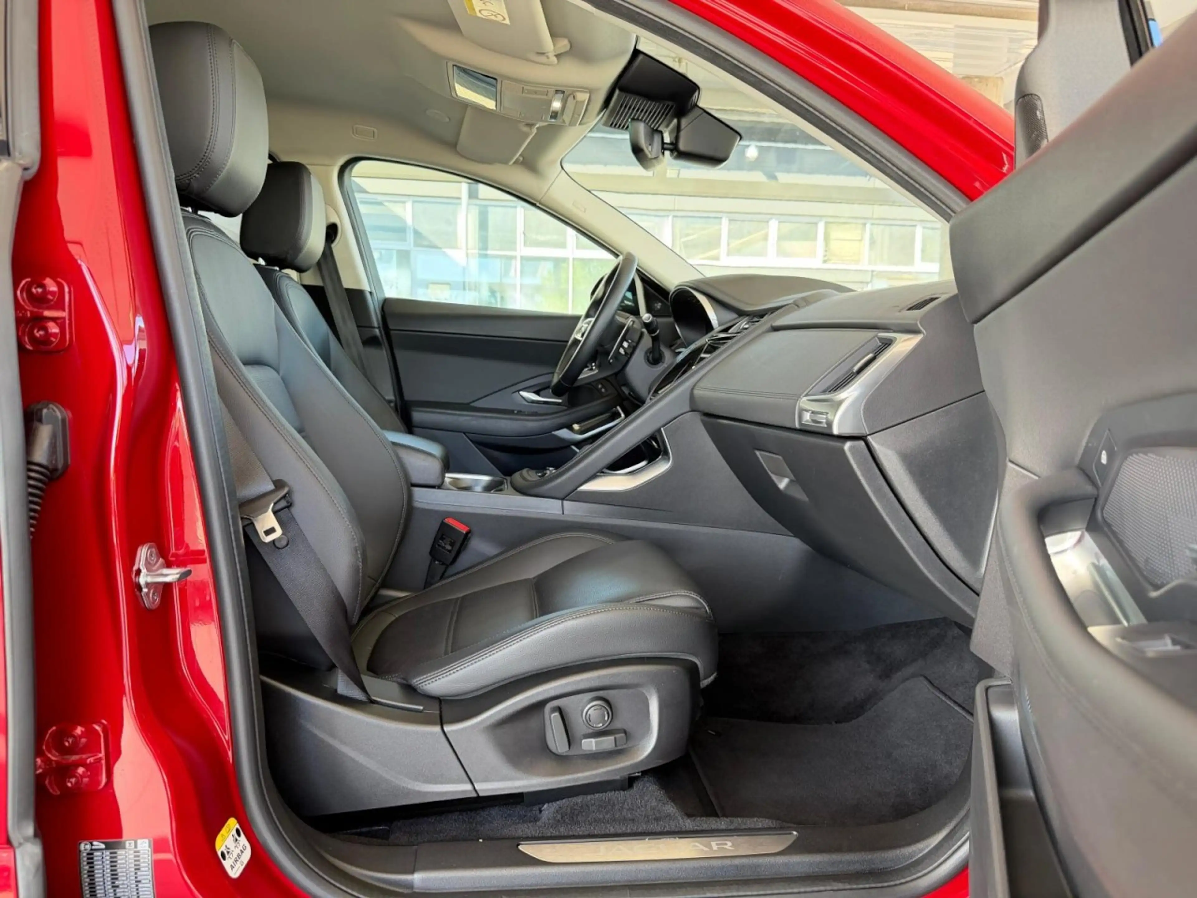 Jaguar E-Pace SE Klima Navi Leder Rückfahrkamera Sitzheizung — photo 6