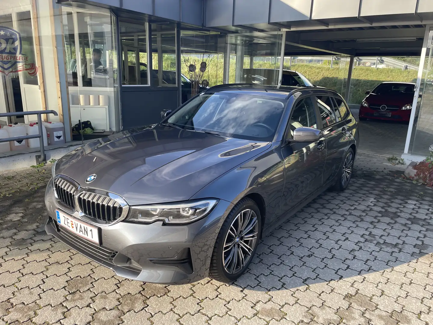 BMW 320 320d xDrive Touring*1Bes*MwSt*Modell 2020 G21*EINT Grau - 1