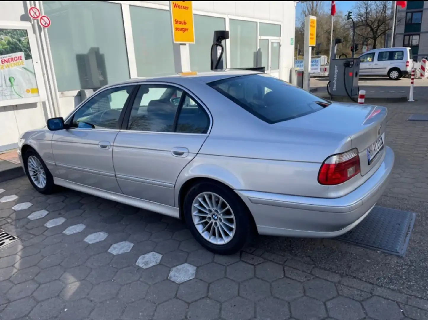 BMW 525 525d - 1