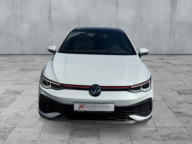 Volkswagen Golf view 3
