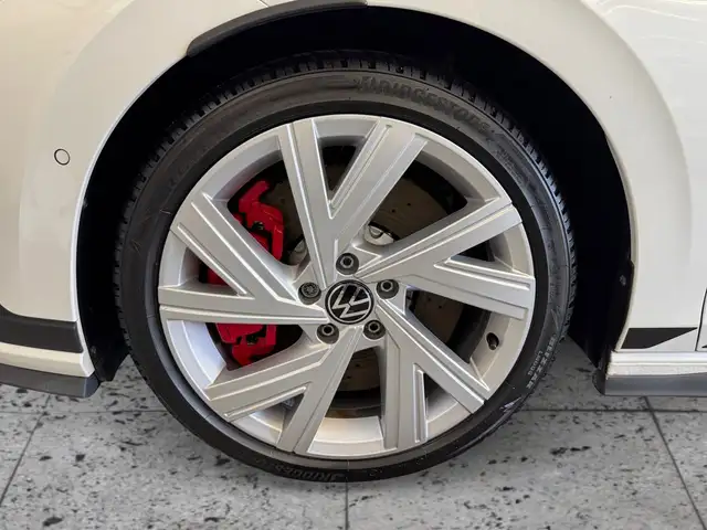 Volkswagen Golf view 8