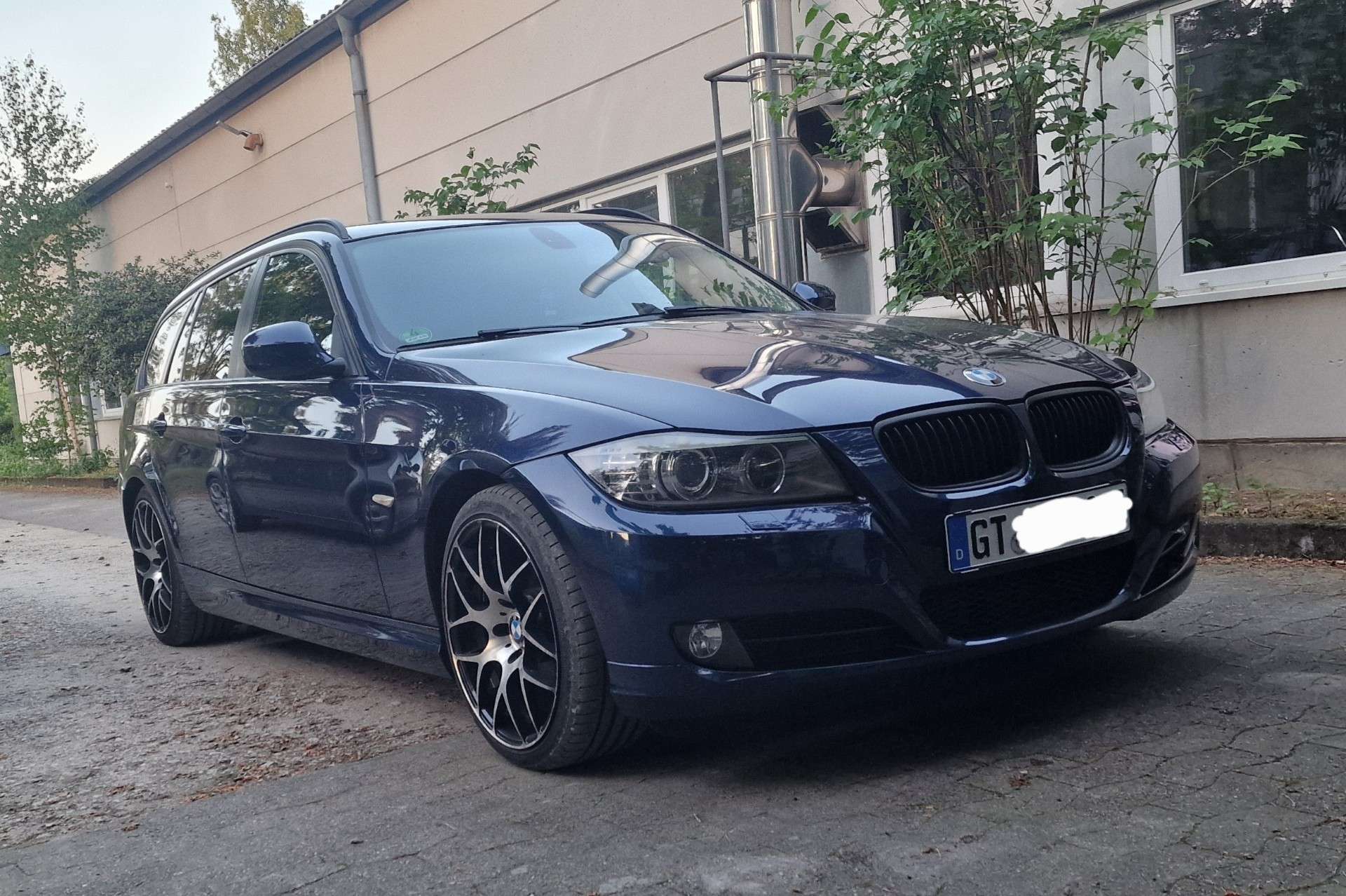 Second hand Bmw 3 Series 320