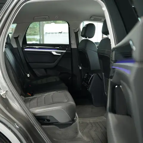 Volkswagen Touareg view 23
