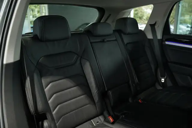 Volkswagen Touareg view 25