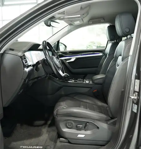 Volkswagen Touareg view 28