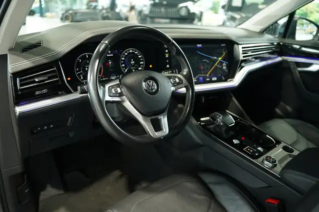 Volkswagen Touareg view 30