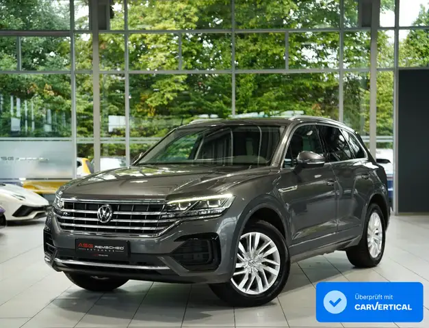 Volkswagen Touareg main image
