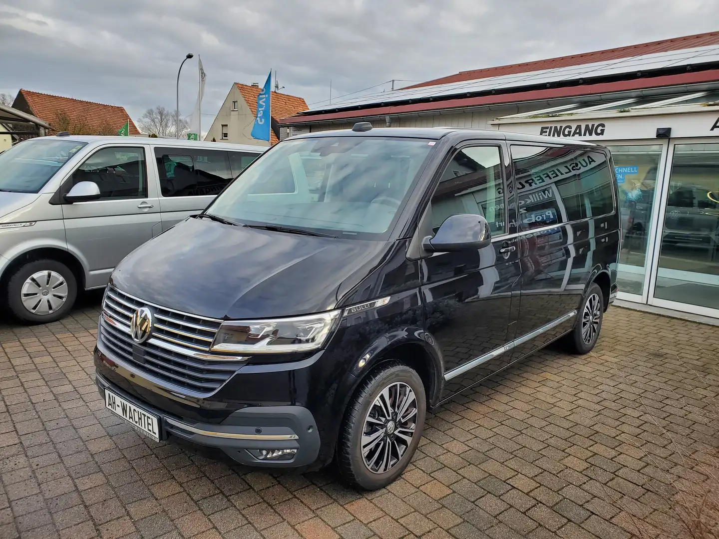Volkswagen T6.1 Multivan Comfortline 4MOTION LED Navi ACC AHZV Schwarz - 1