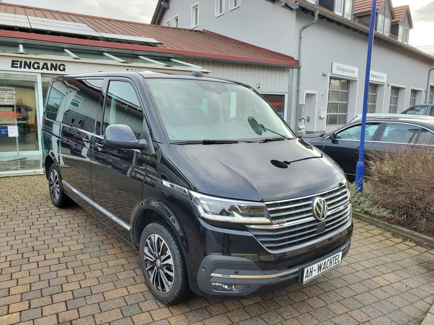 Volkswagen T6.1 Multivan Comfortline 4MOTION LED Navi ACC AHZV Schwarz - 2