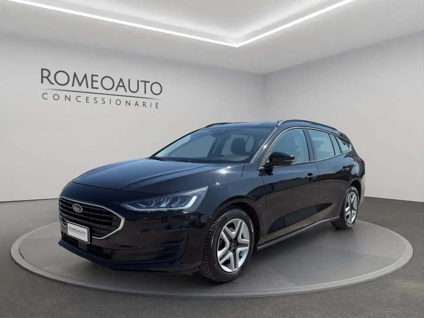 Ford Focus SW 1.5 EcoBlue 120 CV automatico Business Nero - 2