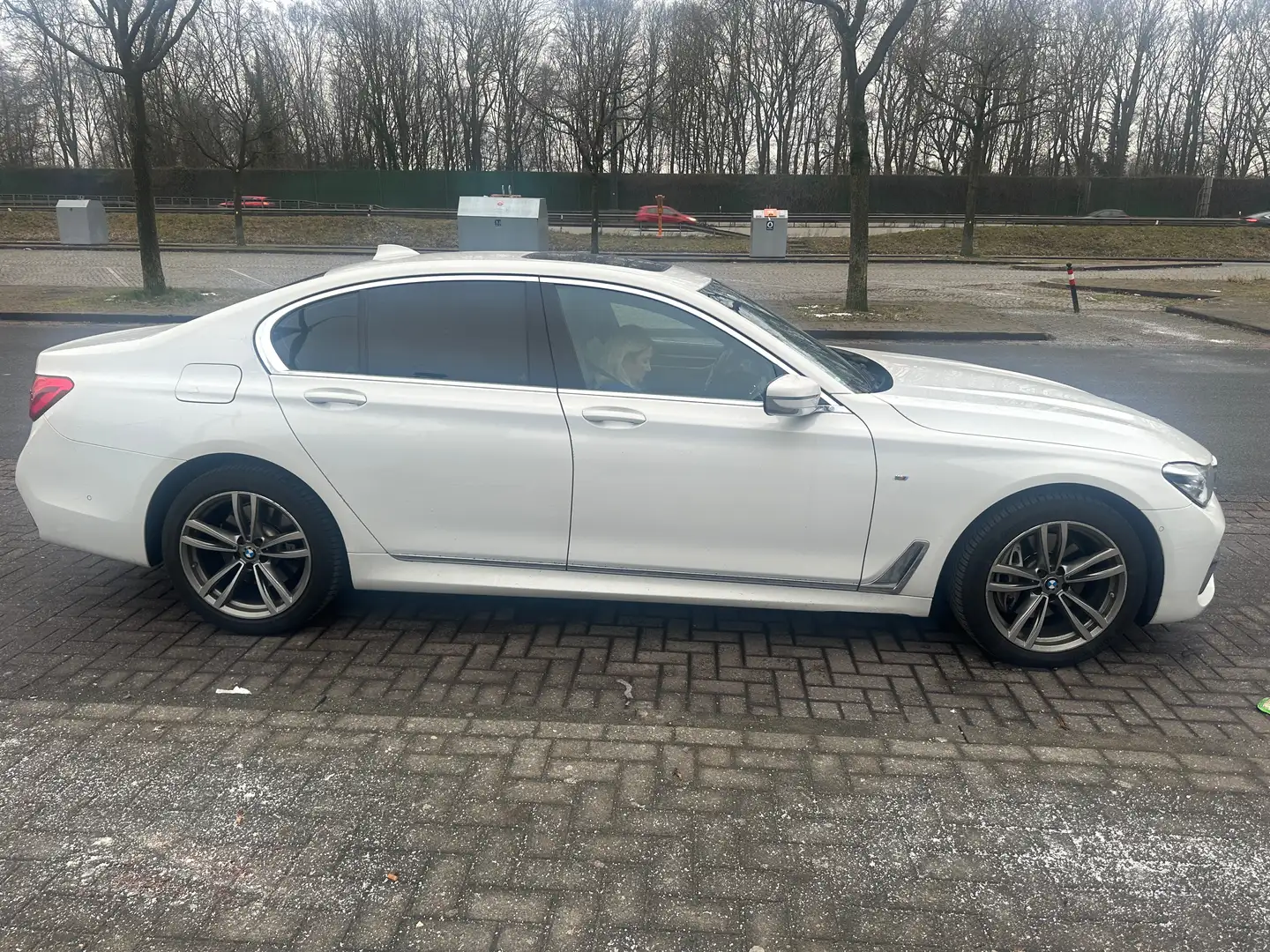 BMW 740 7er 740i Biały - 1