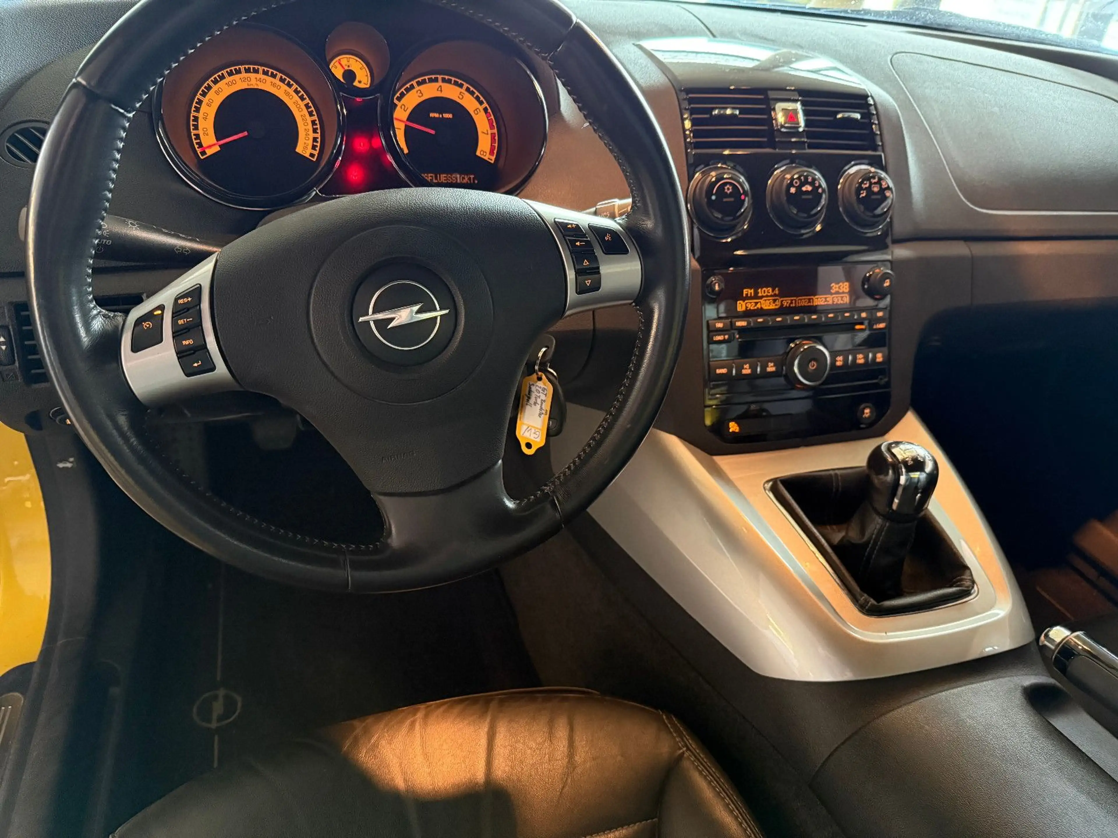 Opel GT 2.0 Turbo — photo 8