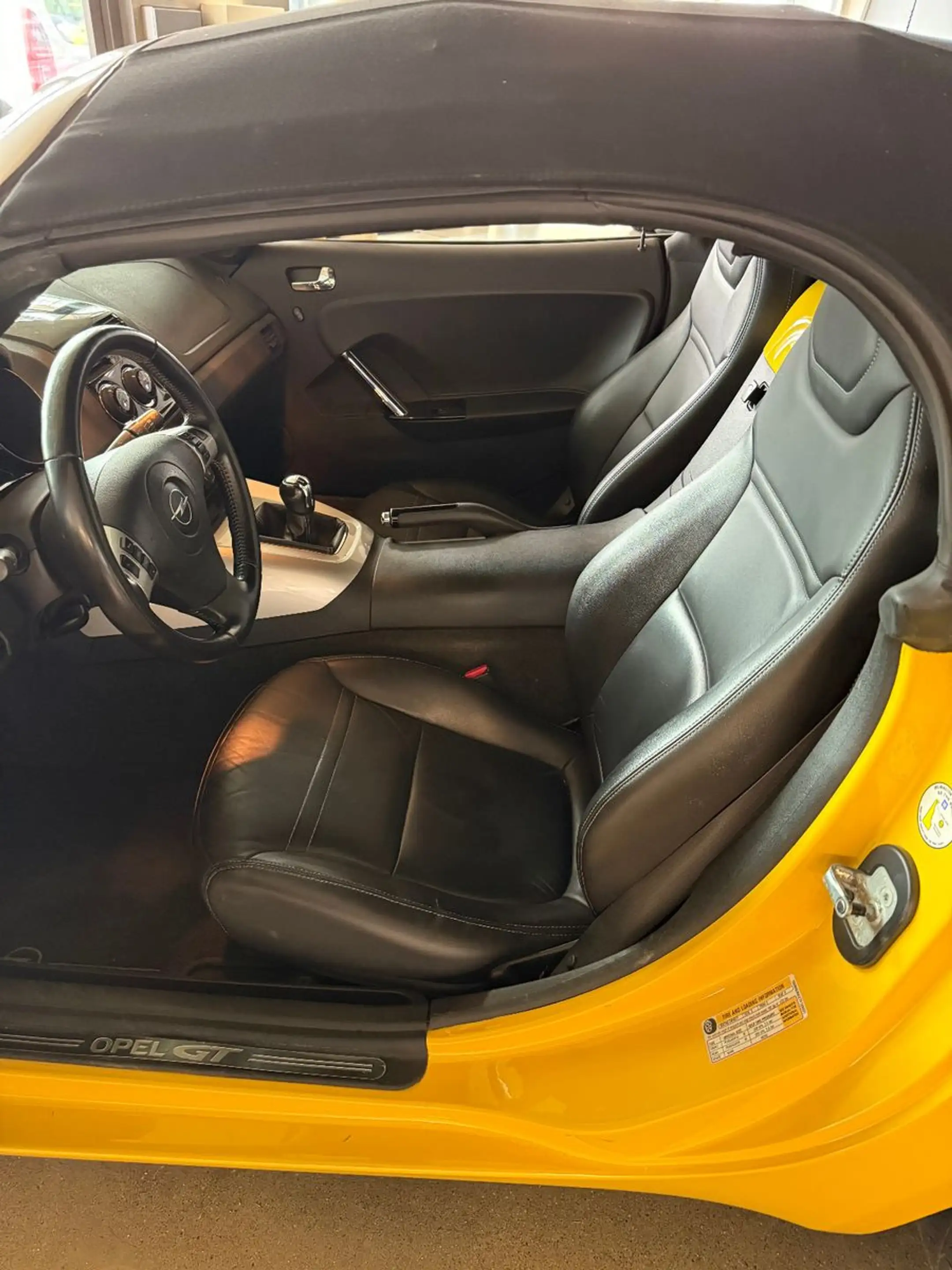 Opel GT 2.0 Turbo — photo 6