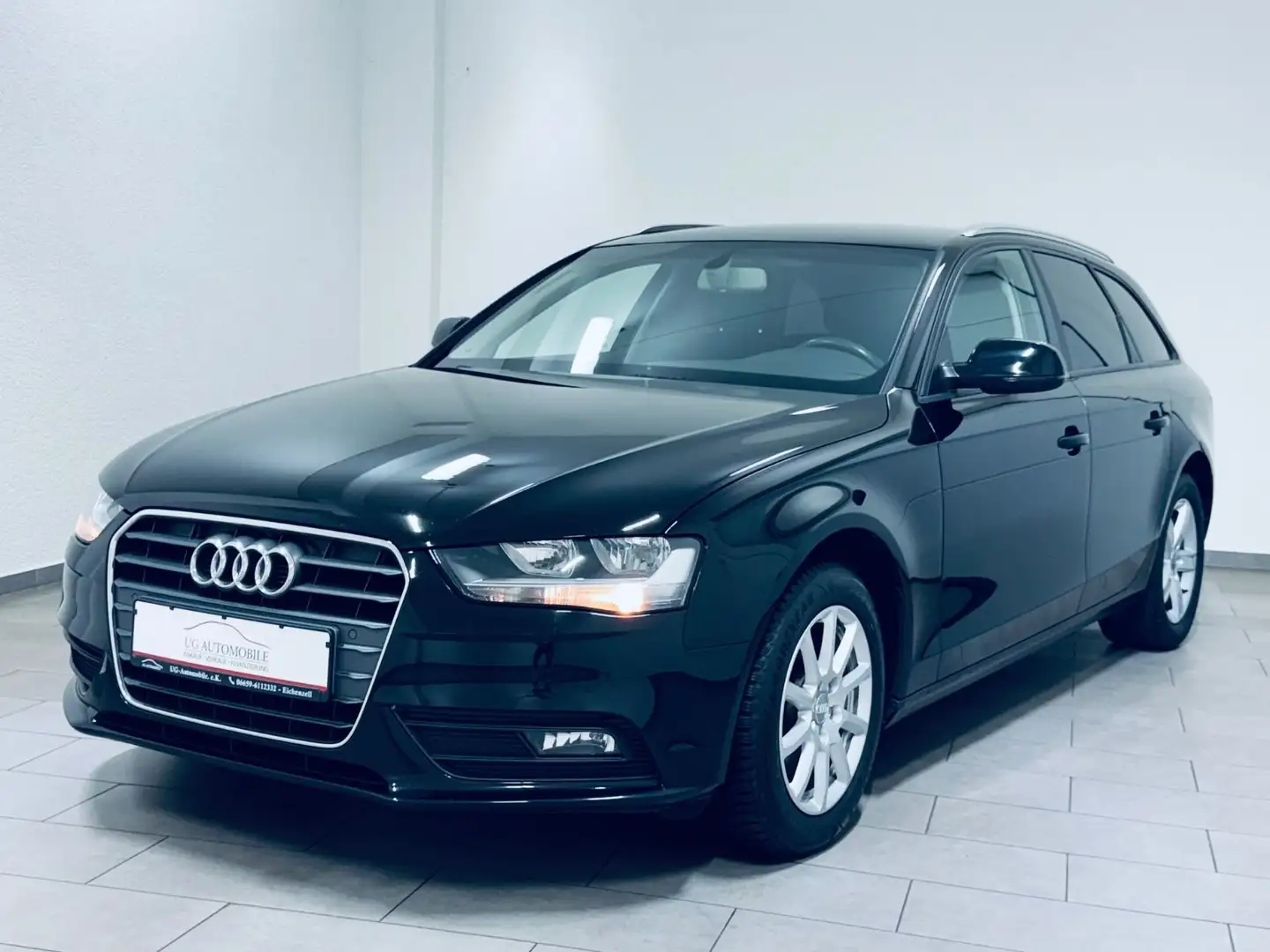 Audi A4 Avant Attraction 2.0 TDI * NAVI * TEMPOMAT Noir - 1
