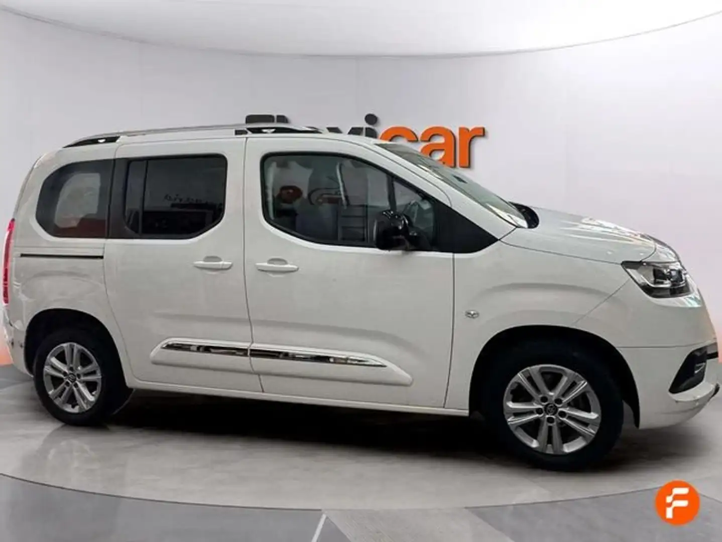 Toyota 1.2 96kW (130CV) Family Active Auto L1 Blanco - 2