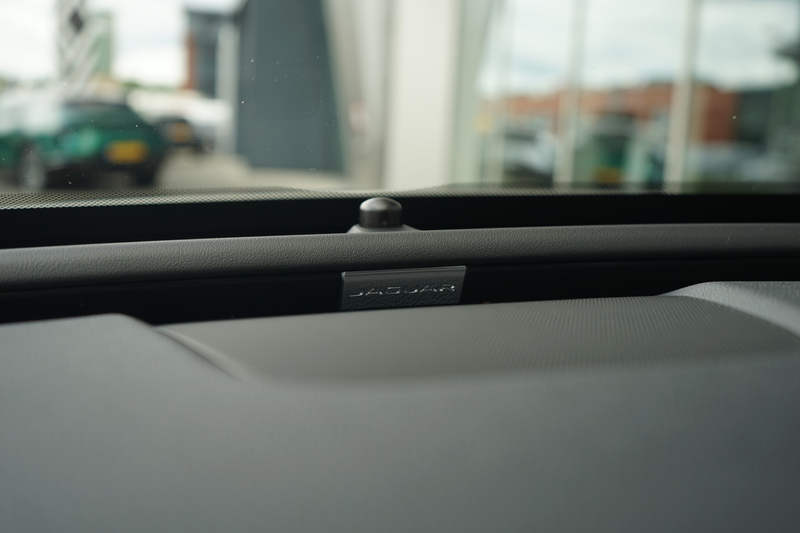 Jaguar XF Sportbrake 2.0t R-Sport | Panoramadak | Voorstoele — photo 21