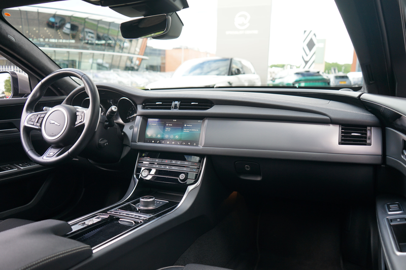 Jaguar XF Sportbrake 2.0t R-Sport | Panoramadak | Voorstoele — photo 3