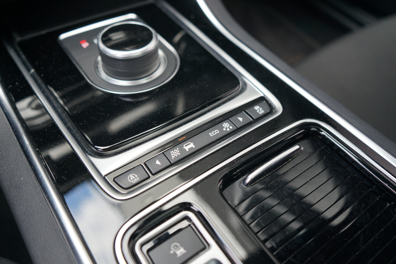 Jaguar XF Sportbrake 2.0t R-Sport | Panoramadak | Voorstoele — photo 26