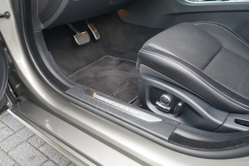 Jaguar XF Sportbrake 2.0t R-Sport | Panoramadak | Voorstoele — photo 16