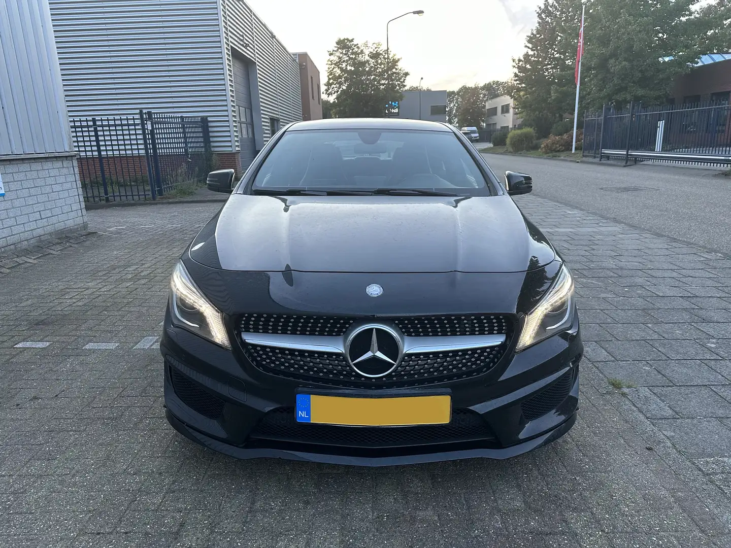 Mercedes-Benz CLA 180 AMG |Navi|LED|Alcantara|PDC|MFS Чорний - 2