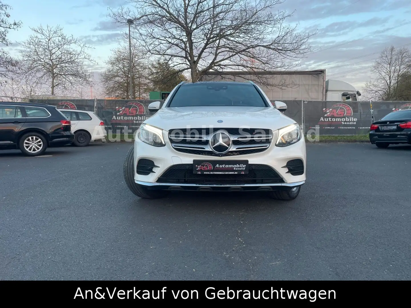 Mercedes-Benz GLC 250 GLC -Klasse 4Matic*AMG-Line*Pano*Leder Wit - 2