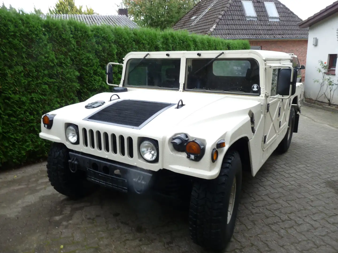 HUMMER H1 Humvee AM General Beige - 2