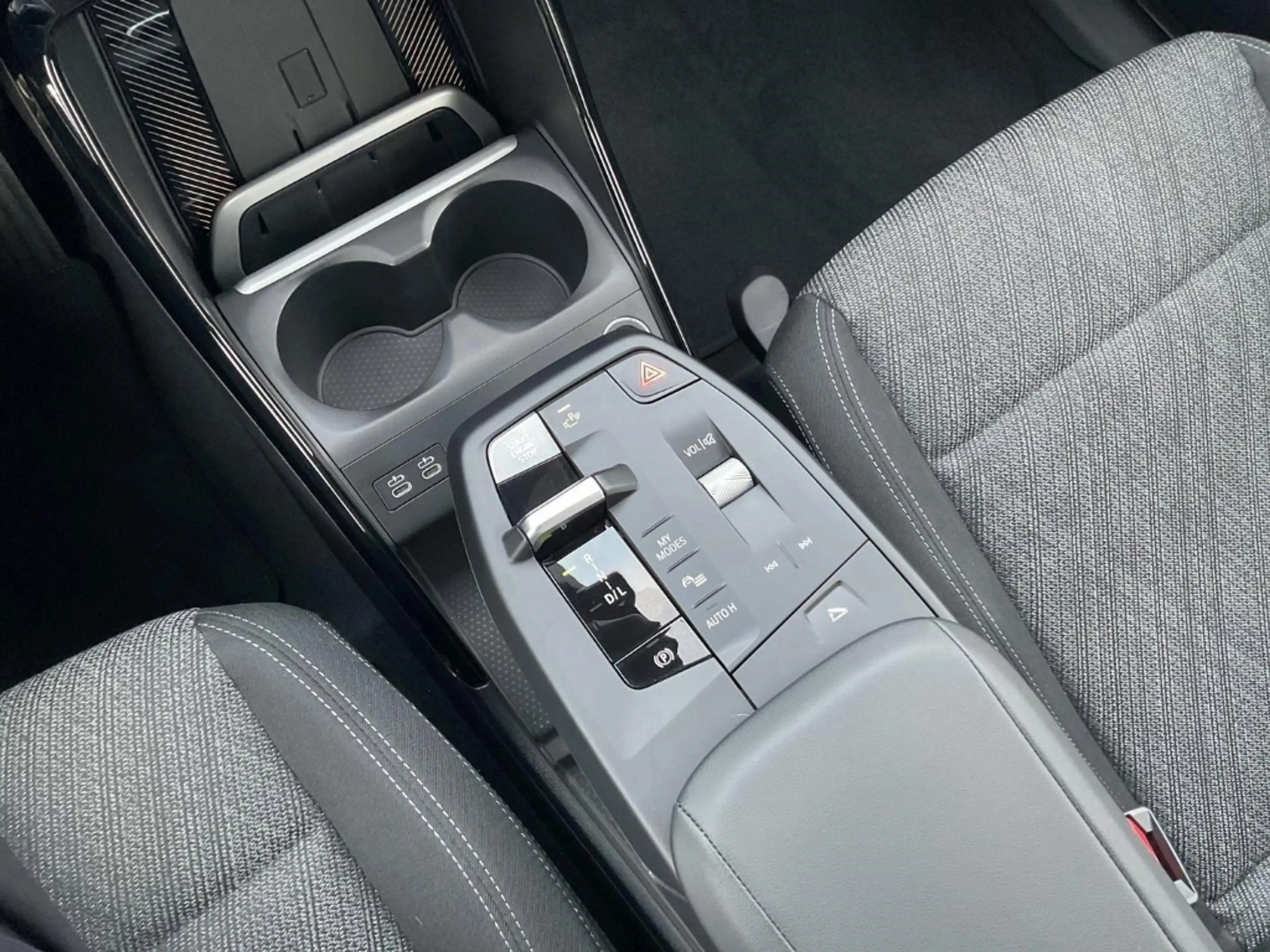 BMW 220 I HUD AHK-klappbar Navi Digitales Cockpit Soundsys — photo 13