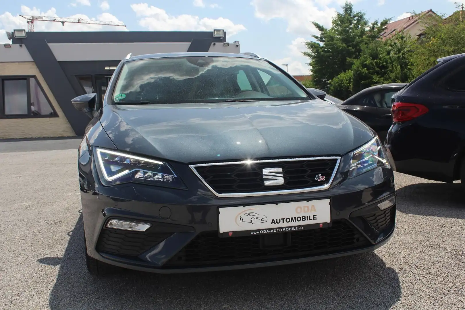 SEAT Leon ST FR Black Matt Edition=NAVI=LED=ACC Grau - 1