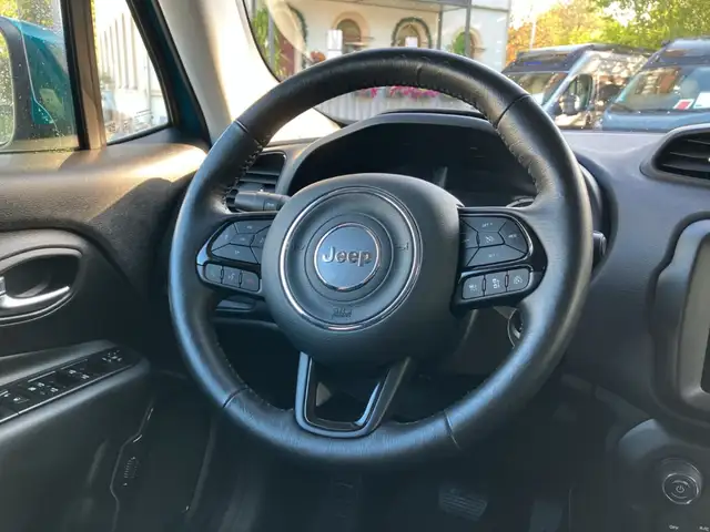 Jeep Renegade view 15