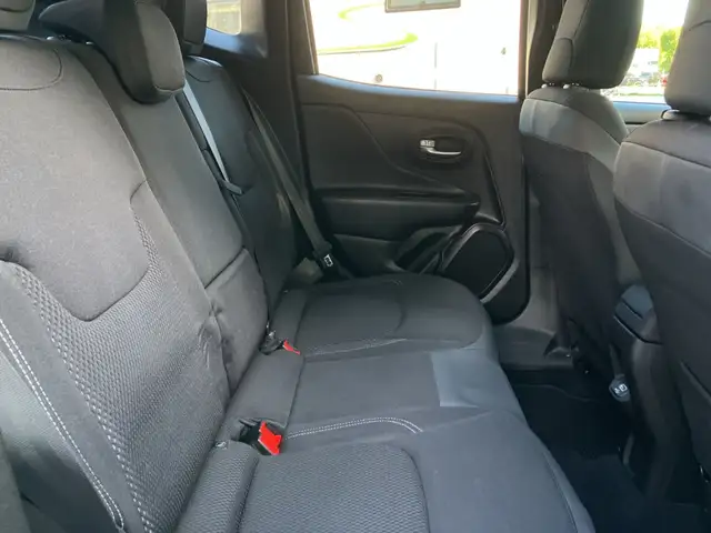 Jeep Renegade view 26