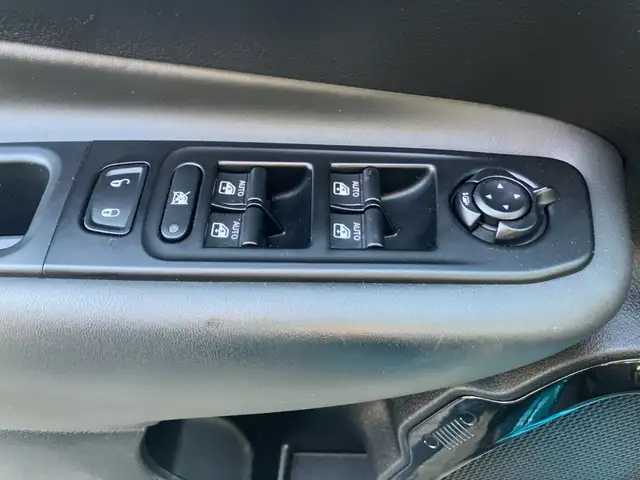 Jeep Renegade view 20