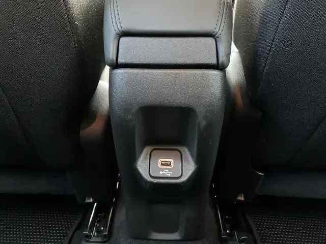 Jeep Renegade view 28