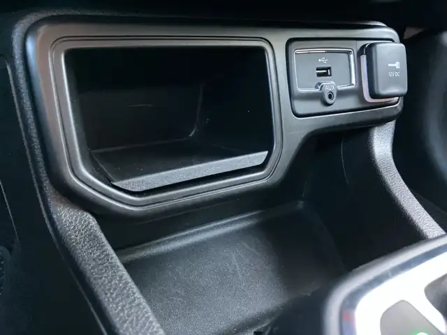 Jeep Renegade view 30