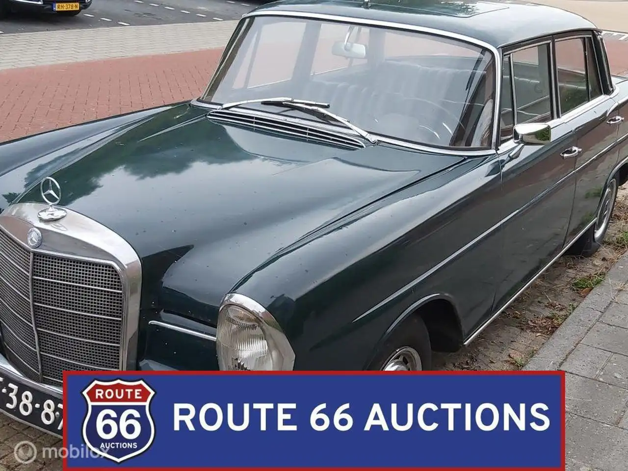 Mercedes-Benz 220