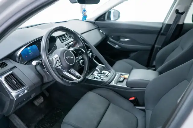 Jaguar E-Pace view 6