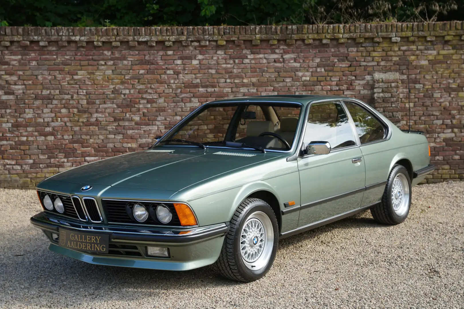 BMW 635 Csi "Less than 42.000 KM - Factory new condition" Grün - 1