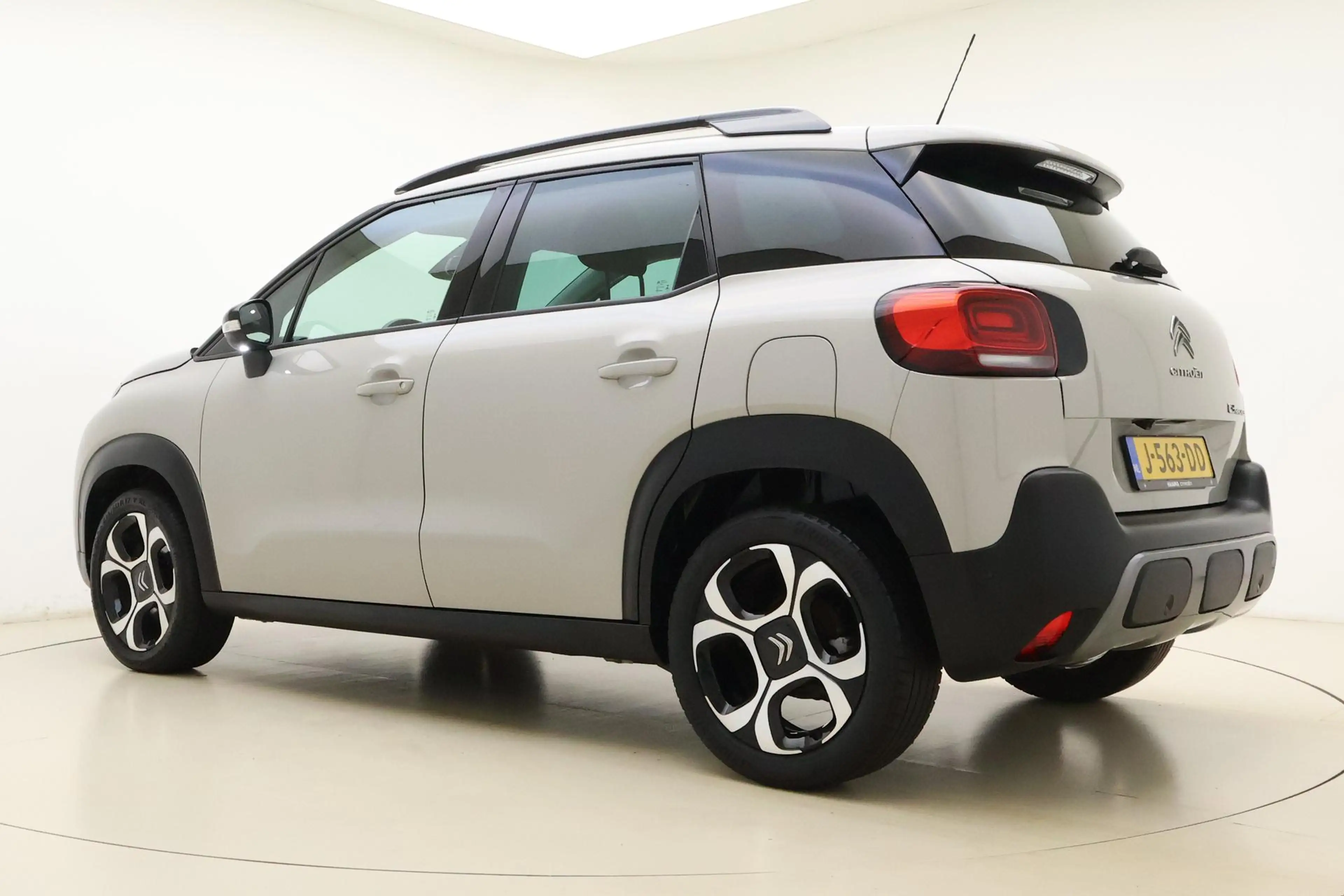 Citroen C3 Aircross 1.2 PureTech S&S Shine 110 PK | Navigatie | Keylee — photo 12