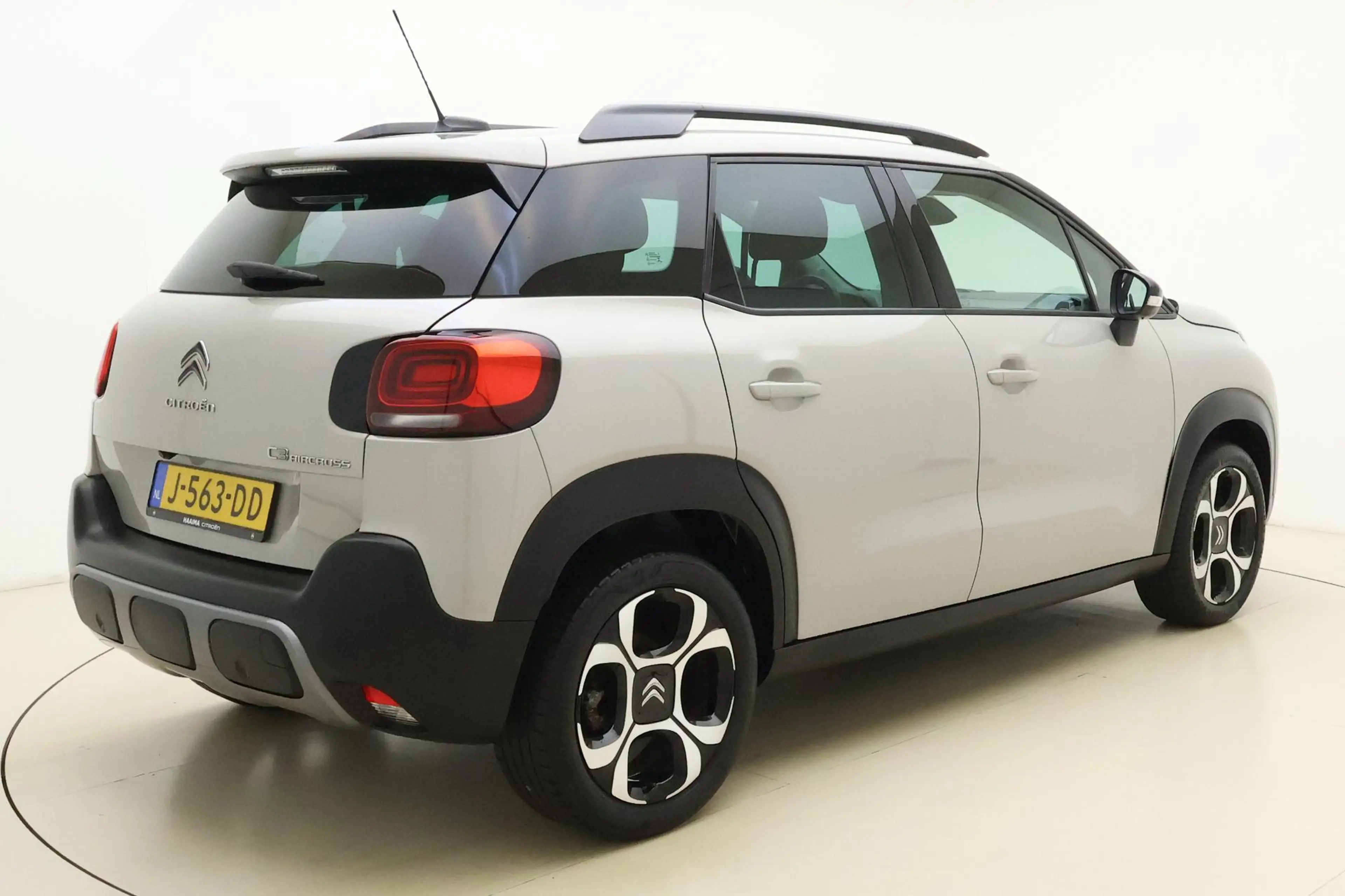 Citroen C3 Aircross 1.2 PureTech S&S Shine 110 PK | Navigatie | Keylee — photo 2