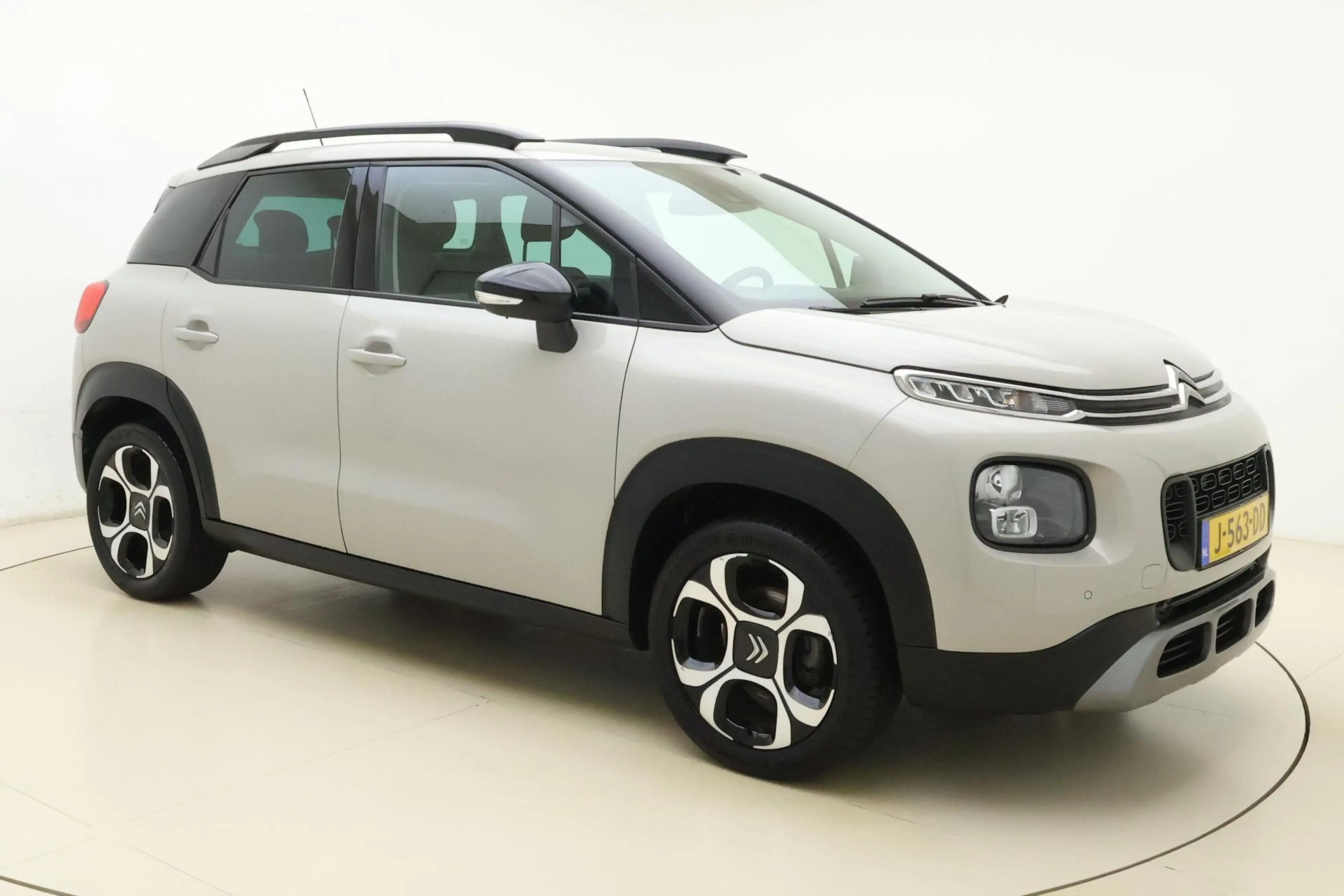 Citroen C3 Aircross 1.2 PureTech S&S Shine 110 PK | Navigatie | Keylee — photo 8