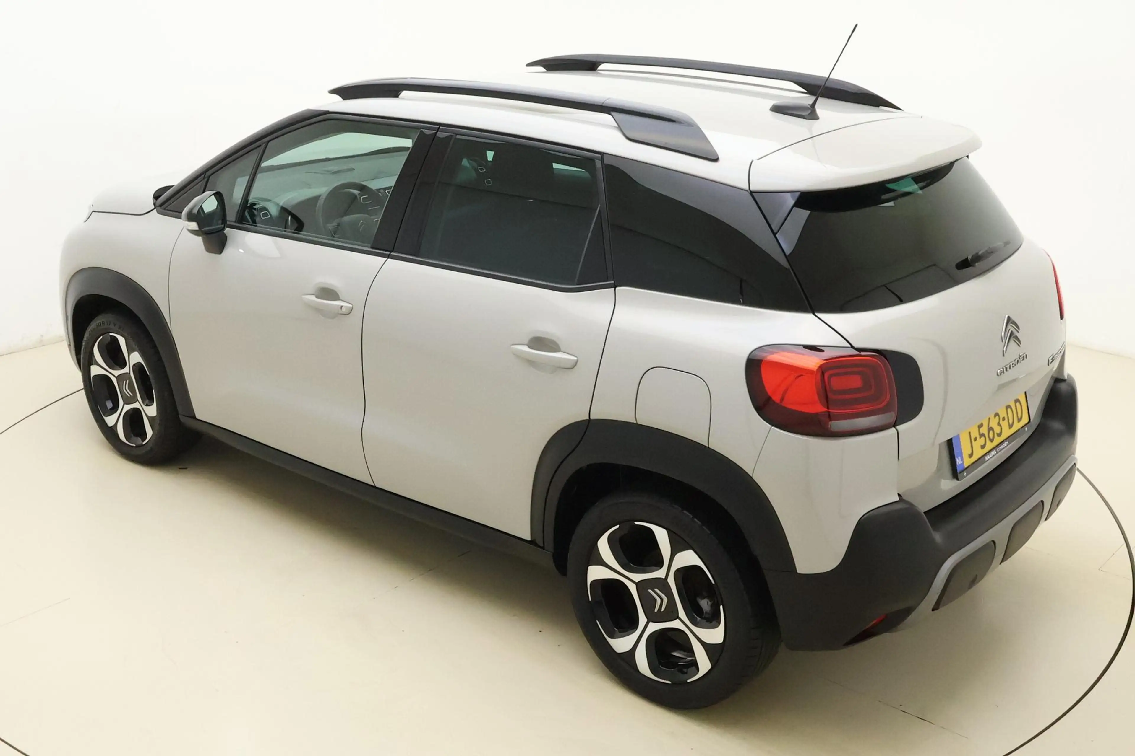 Citroen C3 Aircross 1.2 PureTech S&S Shine 110 PK | Navigatie | Keylee — photo 4