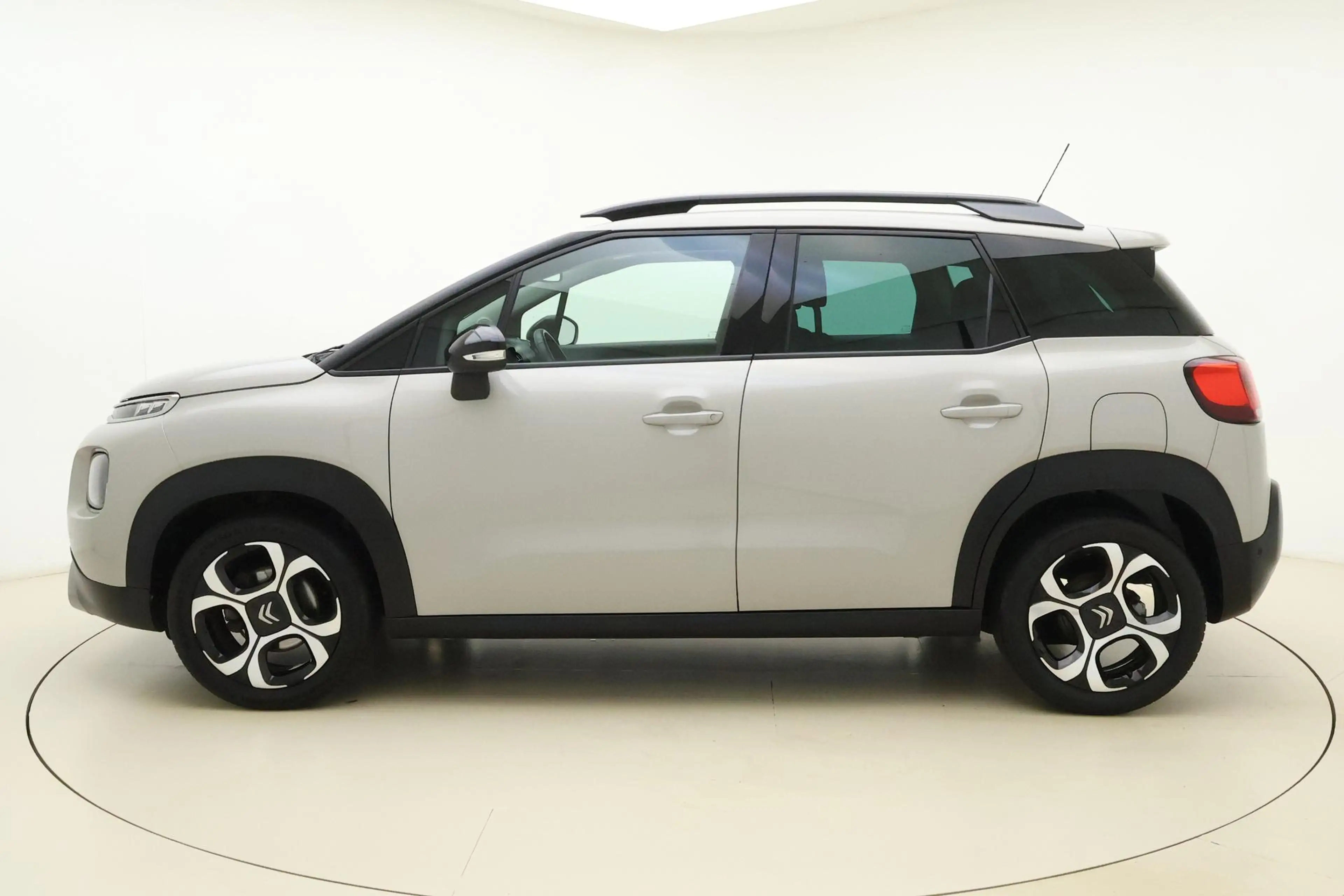 Citroen C3 Aircross 1.2 PureTech S&S Shine 110 PK | Navigatie | Keylee — photo 5