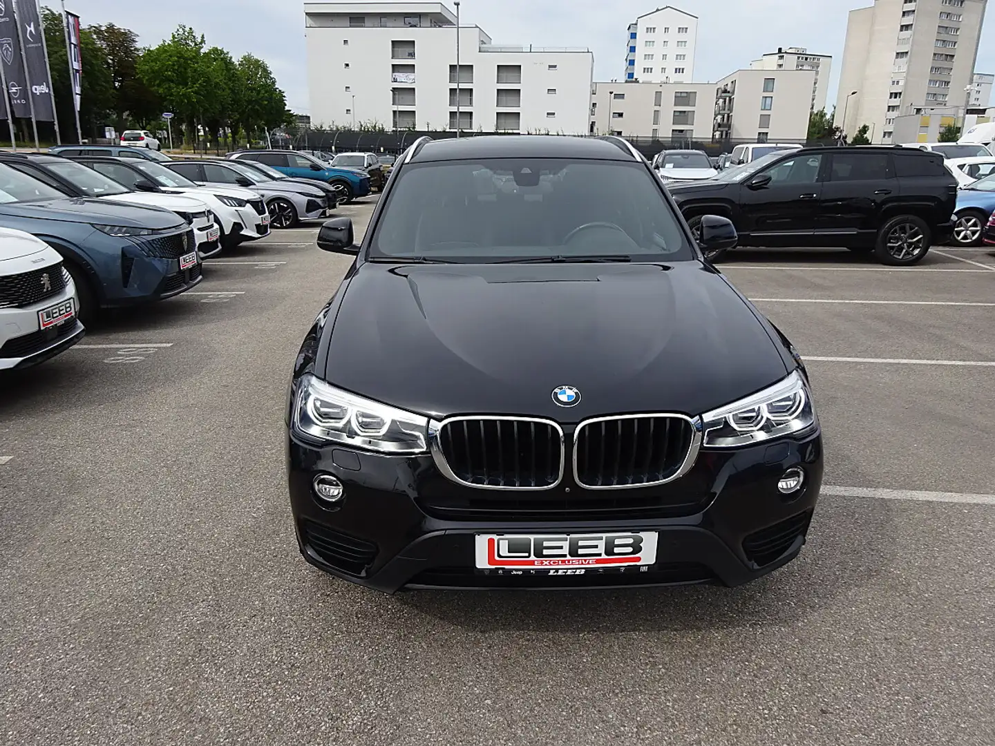 BMW X3 xDrive 20d Advantage Aut. Schwarz - 2