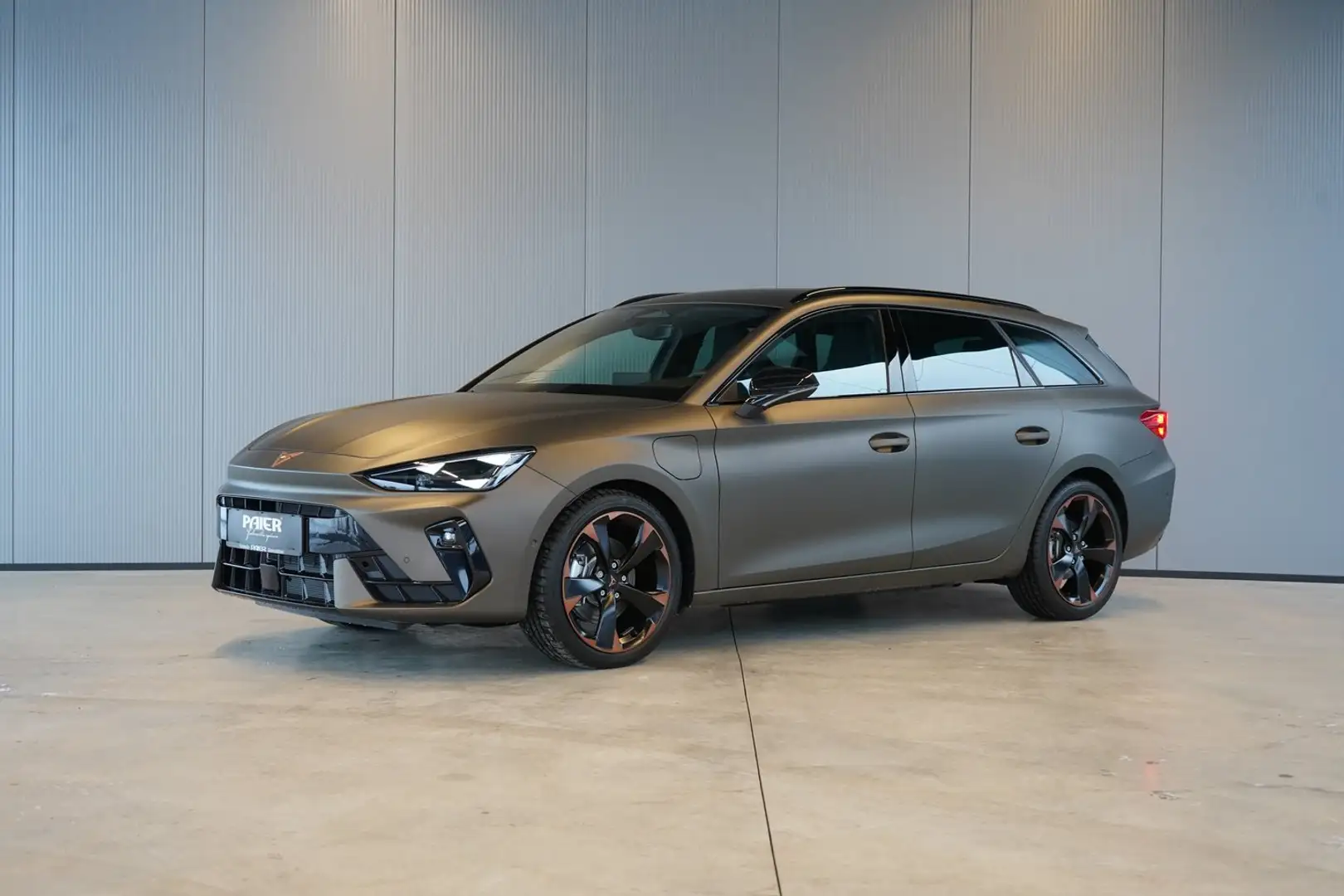 CUPRA Leon e-HYBRID 150/204 Grau - 1