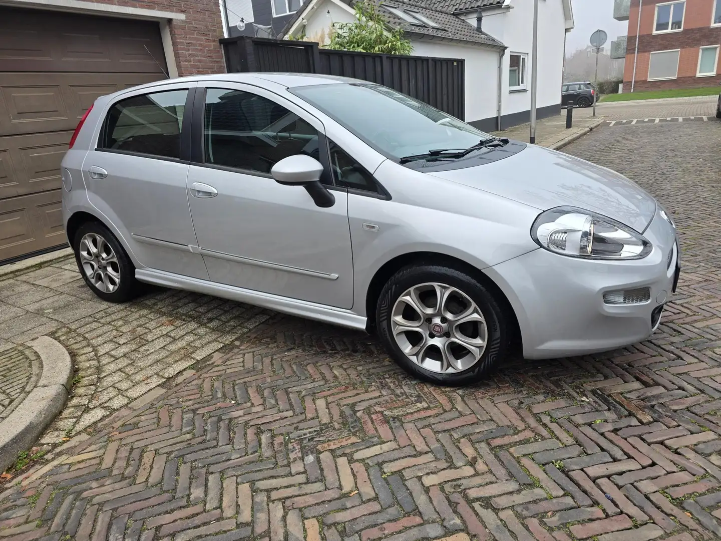 Fiat Punto Evo 0.9 TwinAir Street Grau - 2